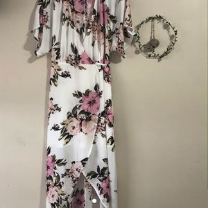Beautiful Long Floral Dress 🌸 From Dynamite